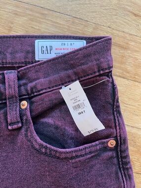 GAP High-Rise Jeans in Plum Wash
